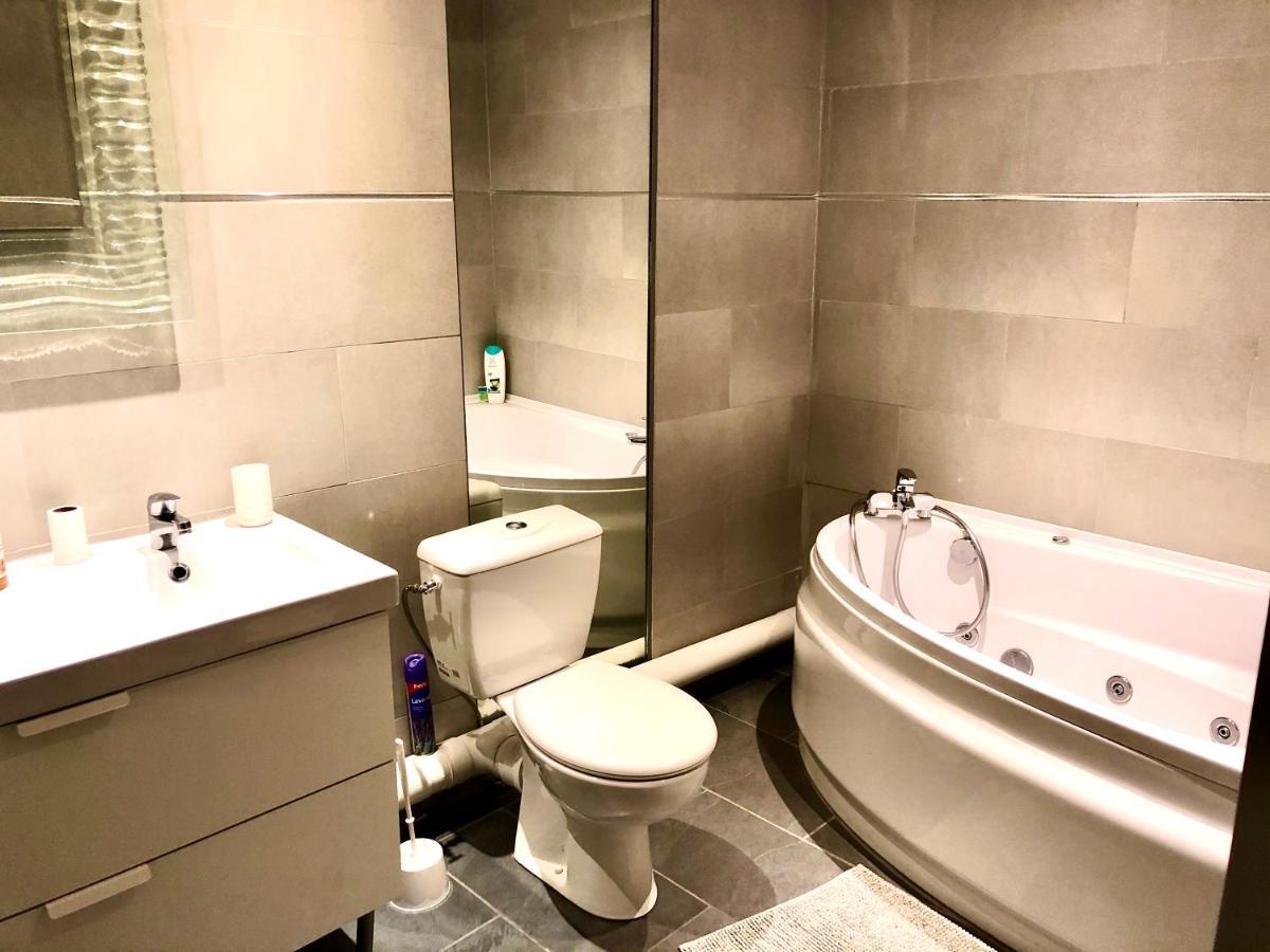 Appartement 105 M2 Rue Foch Arc De Triomphe Hyper Centre Montpellier Extérieur photo